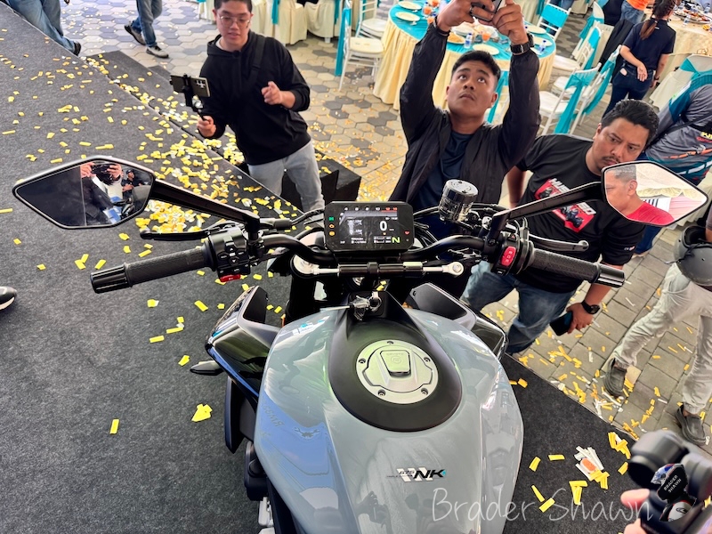 CFMOTO 675NK lancar di Malaysia dengan dua warna untuk dipilih dan harga asas ialah RM33,888 CFMOTO 675NK launch in Malaysia with 2 colour option and the basic selling price announce is RM33,888