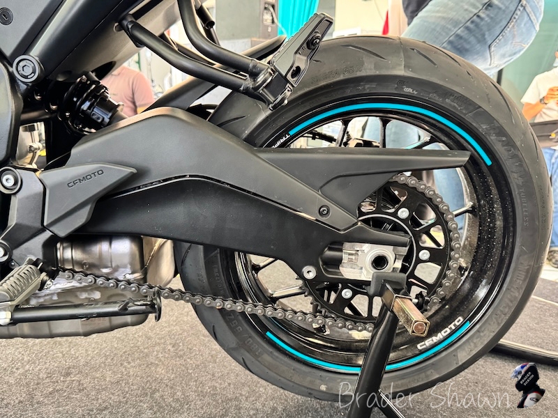 CFMOTO 675NK lancar di Malaysia dengan dua warna untuk dipilih dan harga asas ialah RM33,888 CFMOTO 675NK launch in Malaysia with 2 colour option and the basic selling price announce is RM33,888