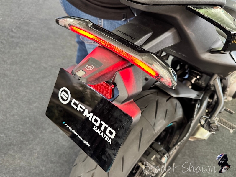 CFMOTO 675NK lancar di Malaysia dengan dua warna untuk dipilih dan harga asas ialah RM33,888 CFMOTO 675NK launch in Malaysia with 2 colour option and the basic selling price announce is RM33,888