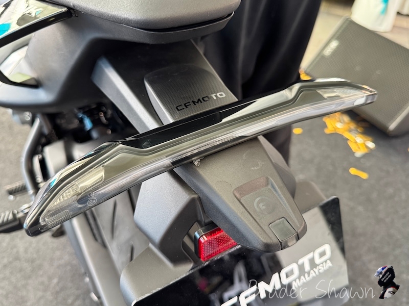 CFMOTO 675NK lancar di Malaysia dengan dua warna untuk dipilih dan harga asas ialah RM33,888 CFMOTO 675NK launch in Malaysia with 2 colour option and the basic selling price announce is RM33,888