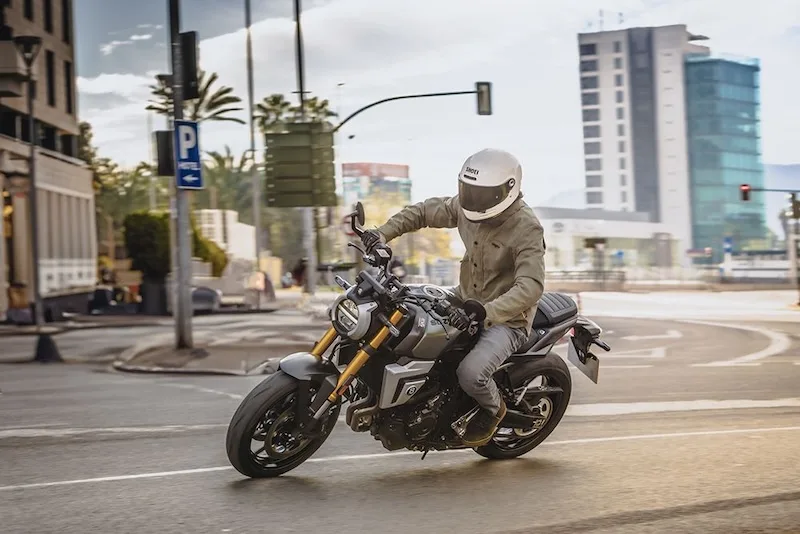 Suzuki GSX-8T (2025)