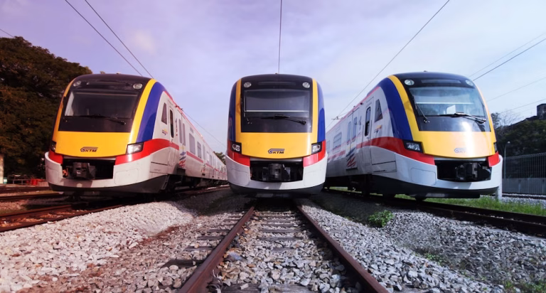 gambar tren komuter ktmb